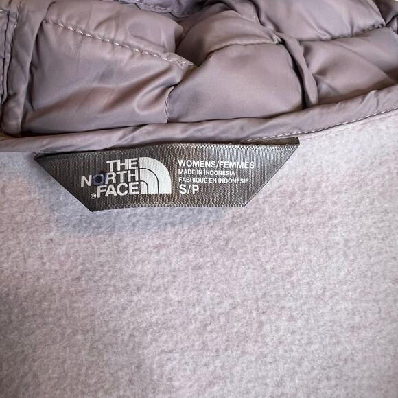 TNF Thermoball Quilted Insulated Hooded Softshell Vest in Purple Women's Small - Picture 13 of 15